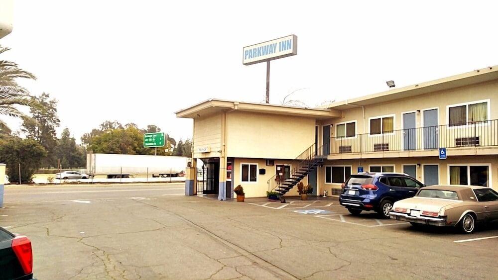 Parkway Inn フレズノ エクステリア 写真