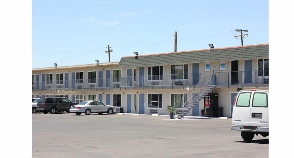 Parkway Inn フレズノ エクステリア 写真