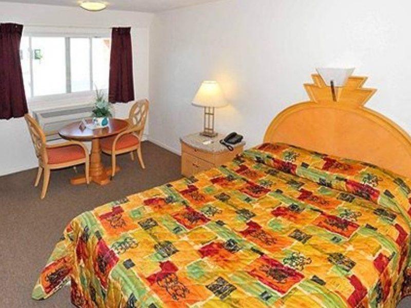 Parkway Inn フレズノ エクステリア 写真