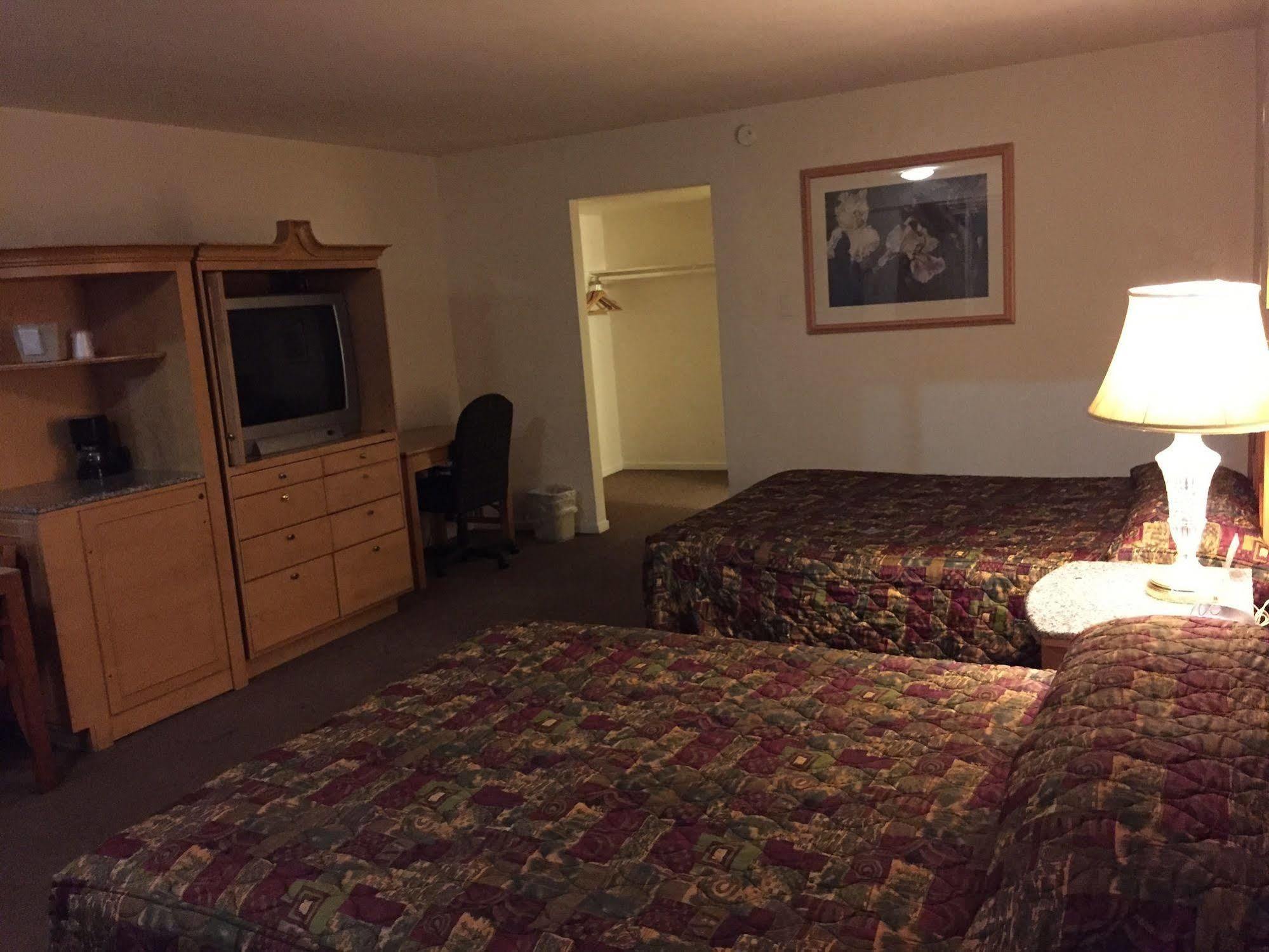 Parkway Inn フレズノ エクステリア 写真