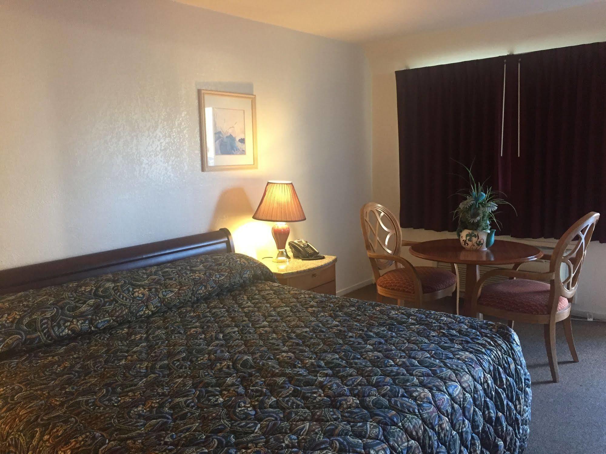 Parkway Inn フレズノ エクステリア 写真