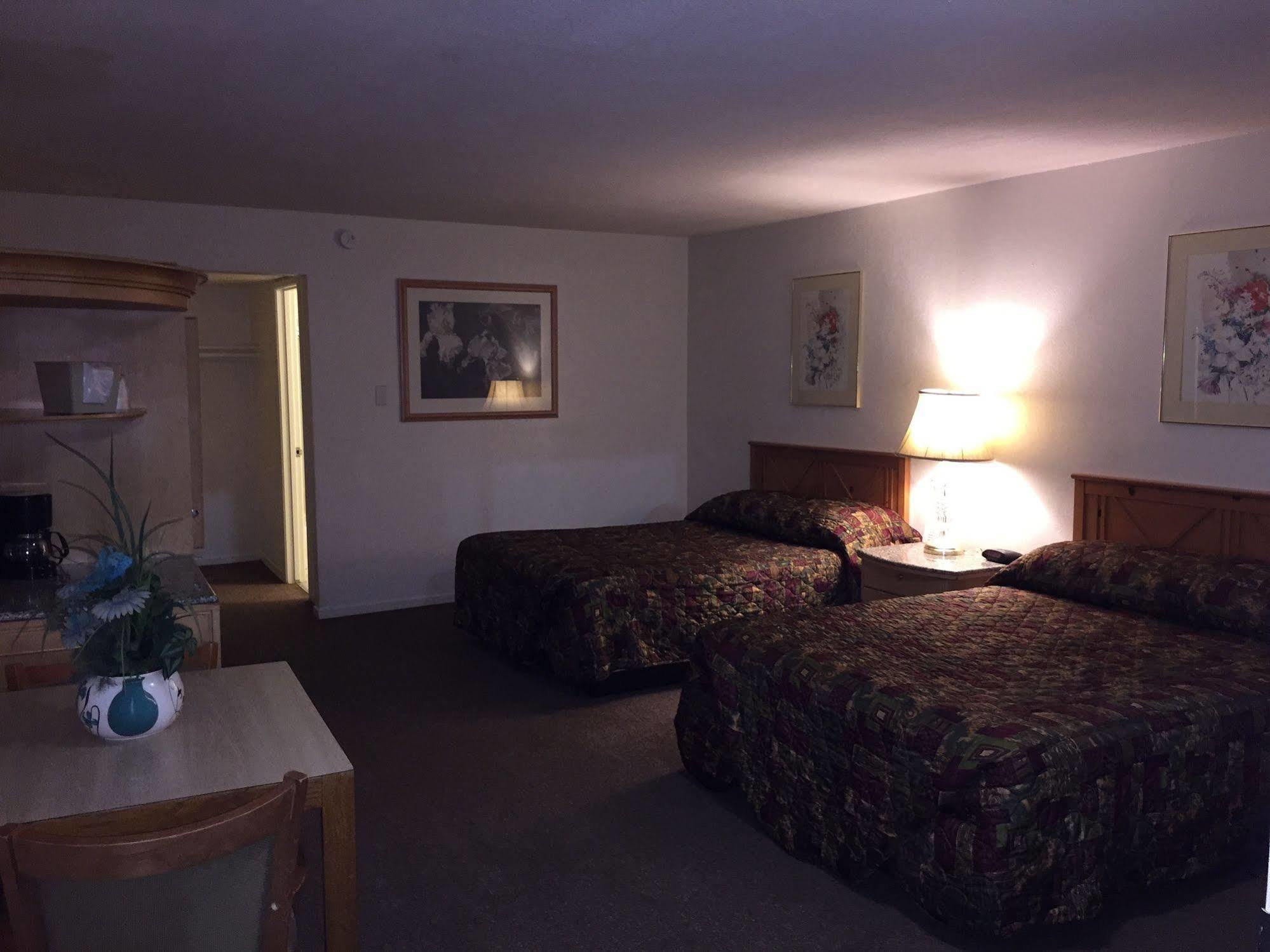 Parkway Inn フレズノ エクステリア 写真