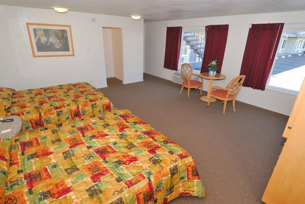 Parkway Inn フレズノ エクステリア 写真